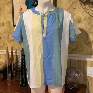 Hawalili men’s shirt. XL Runs small